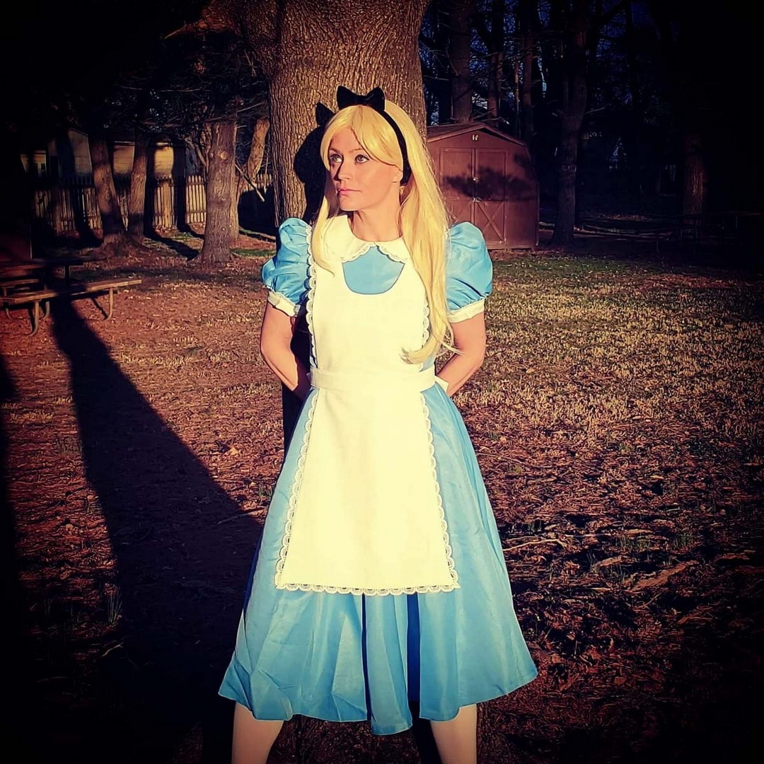 party character Alice in Wonderland dress up costume disney